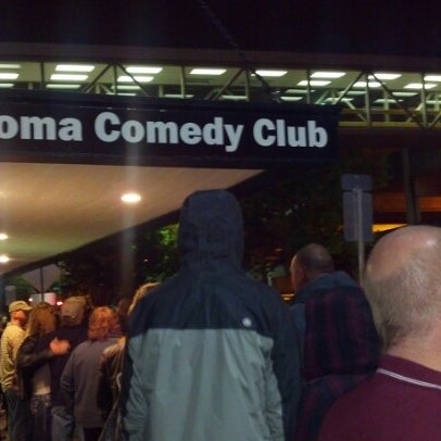 Das Foto wurde bei Tacoma Comedy Club von Allan B. am 11/4/2012 aufgenommen