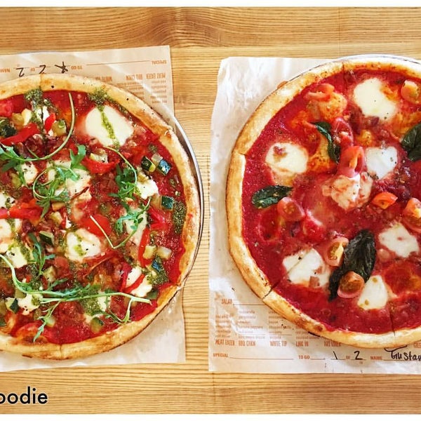 4/20/2017にDafoodieがBlaze Pizzaで撮った写真