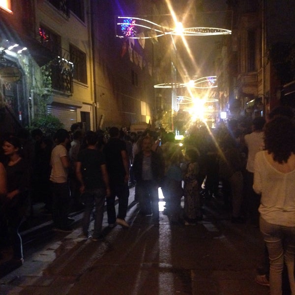 Foto tirada no(a) Muaf Beyoğlu por Ozzy em 6/7/2015