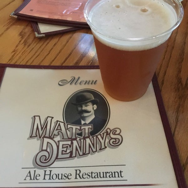Photo taken at Matt Denny&#39;s Ale House Restaurant by C M. on 10/10/2015