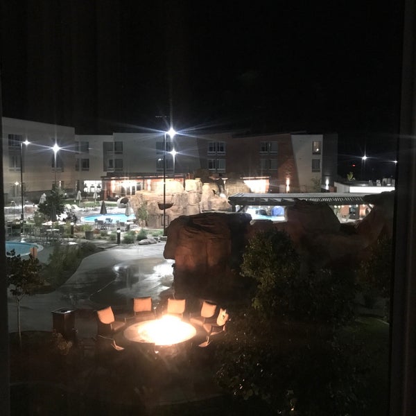 Foto scattata a Fairfield Inn &amp; Suites Moab da C M. il 10/13/2018