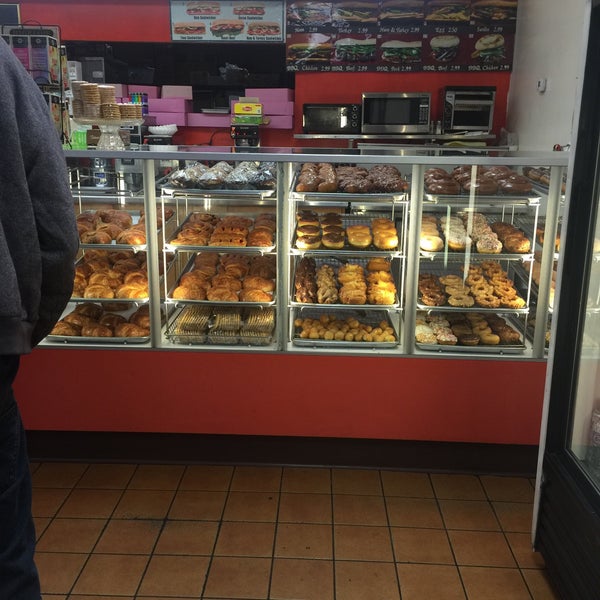 Happy Bagels Donuts 9926 Lakewood Blvd
