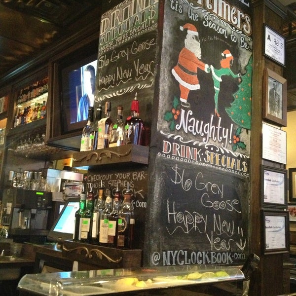 12/31/2012にTaylor W.がMortimer&#39;s Cafe &amp; Pubで撮った写真