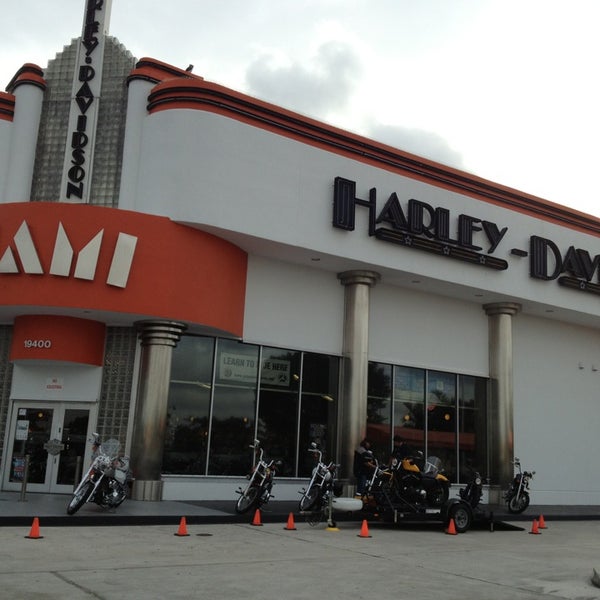 Foto tomada en Peterson&#39;s Harley-Davidson of Miami  por Marcello F. el 1/19/2013