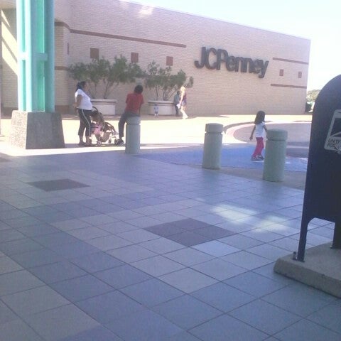 11/3/2012 tarihinde Shanell J.ziyaretçi tarafından Vista Ridge Mall'de çekilen fotoğraf