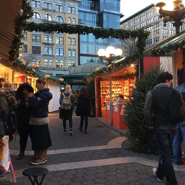 Photo taken at Union Square Holiday Market by Griff on 12/5/2016