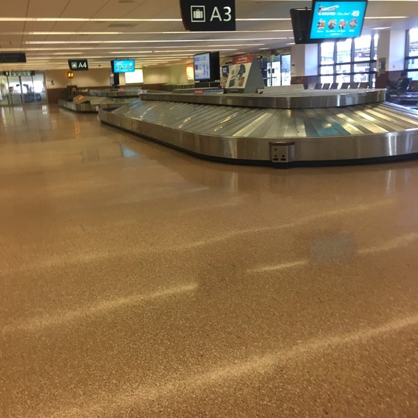 Photo taken at San Jose Mineta International Airport (SJC) by Griff on 10/5/2017