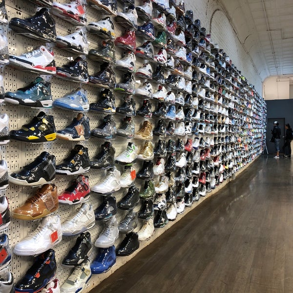 Photo taken at Stadium Goods by Griff on 5/9/2018