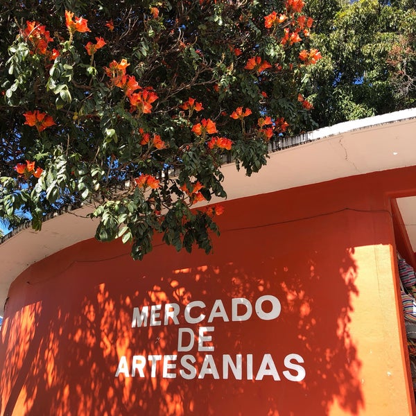 Mercado de Artesanias Arts and Crafts Store