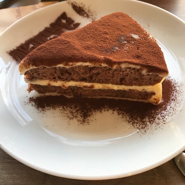 3/17/2019에 Sevil K.님이 Badem Çikolata &amp; Cafe에서 찍은 사진
