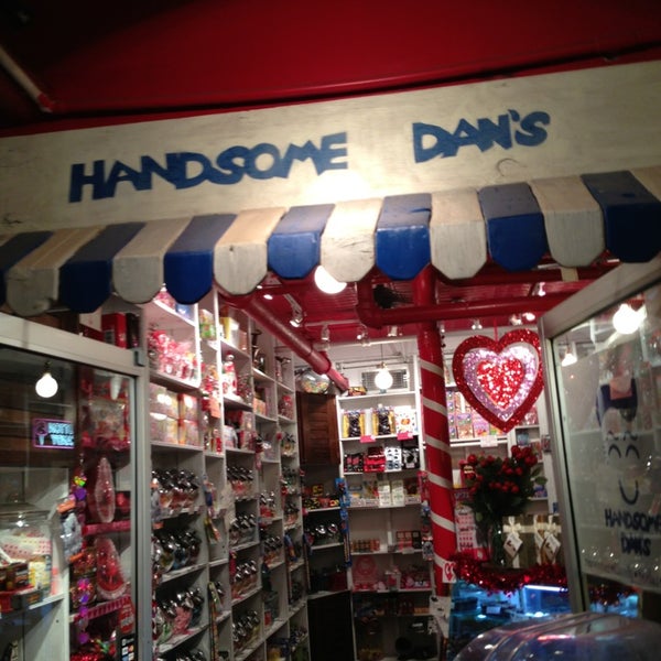 Photo taken at Handsome Dan&#39;s Stand by CarlosT1 on 1/31/2013