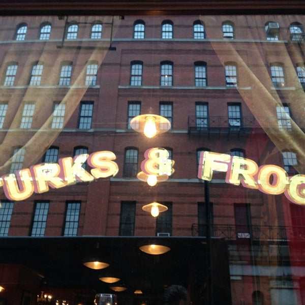 1/16/2013にAndresT5がTurks &amp; Frogsで撮った写真