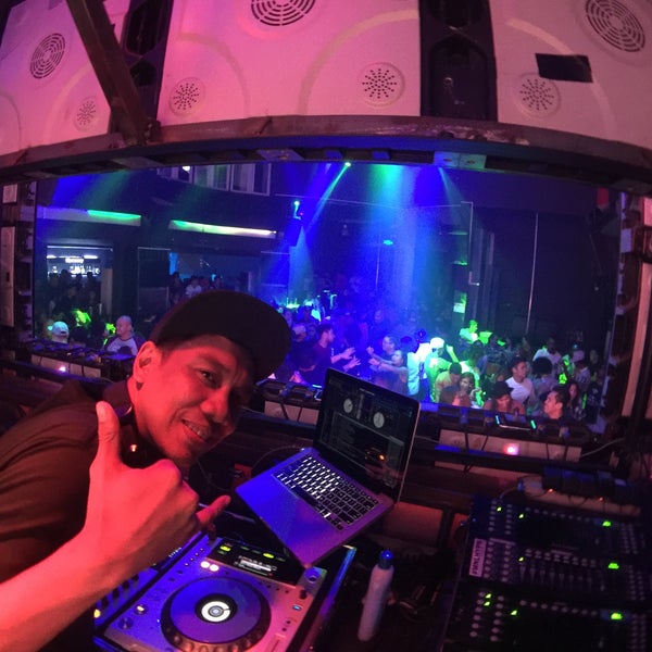 7/14/2016에 DJ KIMURAcei C.님이 Guilly&#39;s Night Club에서 찍은 사진