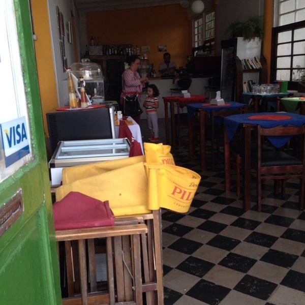 Photo taken at Café del Muelle Viejo by Santiago F. on 2/17/2014