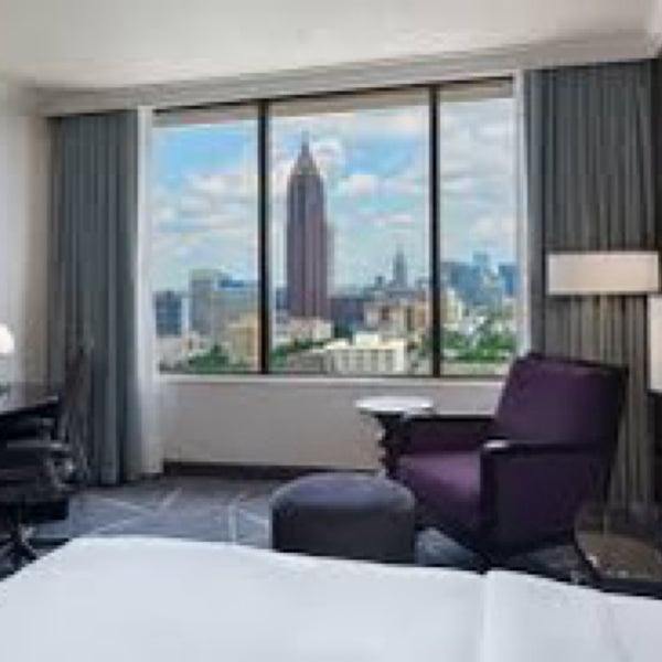 Foto diambil di Hilton Atlanta oleh Kh🎻nh pada 4/29/2023