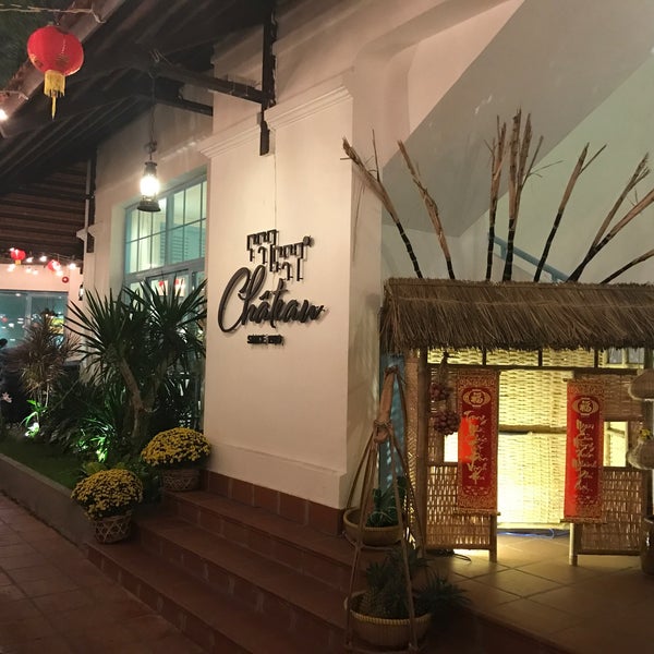 2/4/2017 tarihinde Kh🎻nhziyaretçi tarafından Le Chateau de Saigon Restaurant'de çekilen fotoğraf