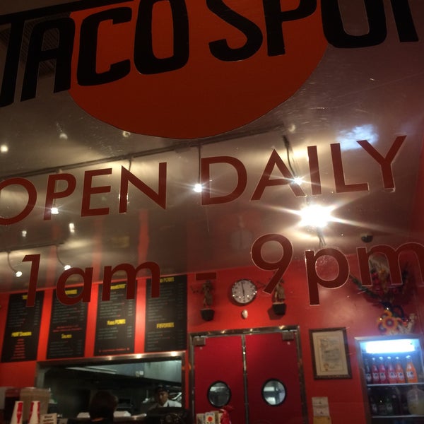 Foto tirada no(a) Taco Spot por Tracy M. em 11/12/2015