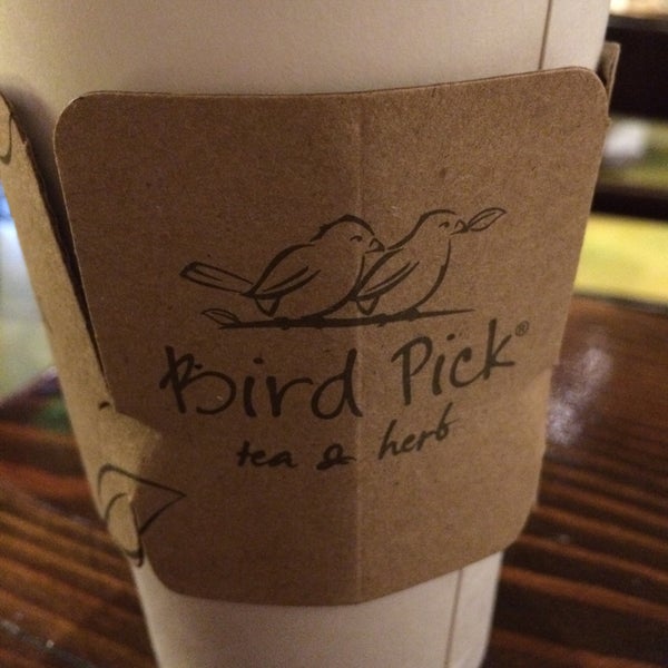 Das Foto wurde bei Bird Pick Tea &amp; Herb von Tracy M. am 12/12/2015 aufgenommen