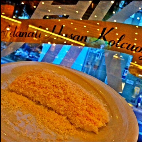 รูปภาพถ่ายที่ Adanalı Hasan Kolcuoğlu Restaurant โดย T เมื่อ 11/23/2014