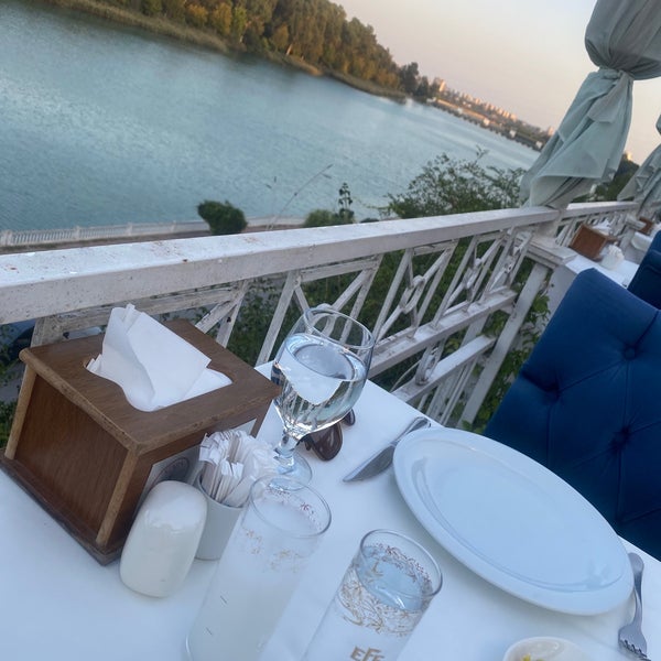 Foto scattata a Çapa Restaurant da Ahmet L. il 9/29/2022
