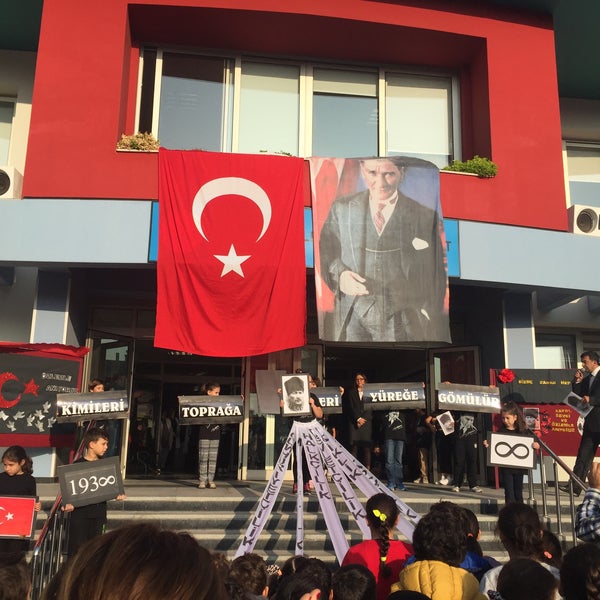 Photo taken at Nebahat Alparslan Karadavut İlkokulu by Elf on 11/10/2017