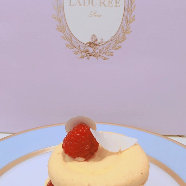 Меню Laduree сент Оноре роза