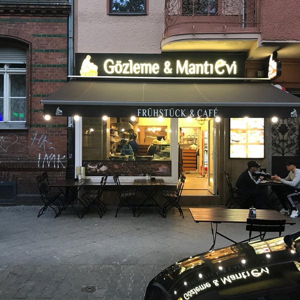 รูปภาพถ่ายที่ Yöre Gözleme ve Manti Evi โดย Vahit K. เมื่อ 8/19/2017