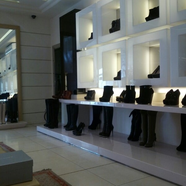 Мания грандиоза обувь. Мания грандиоза интернет. Мания грандиоза спб. Mania grandiosa сумка. Mania grandiosa спб.