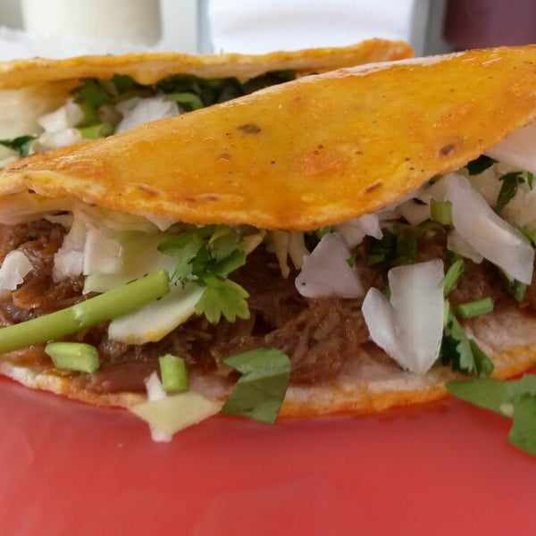 Foto tirada no(a) Tacos de camarón El Machín por Bicita V. em 8/18/2014