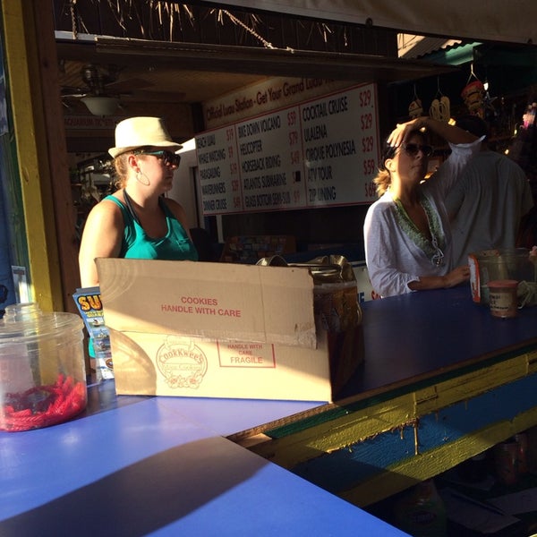 Photo taken at Local Boys Shave Ice - Kihei by Lanae R. on 10/17/2013