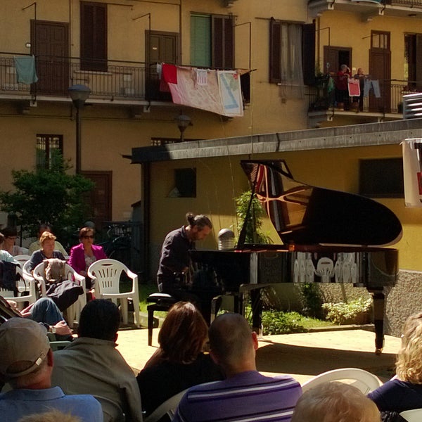 Concerto in cortile da "Milano Piano city" un esperienza da fare ! Grazie a Raffaella e Sasha, ci volevano due svizzeri per farci arrivare qui 😄