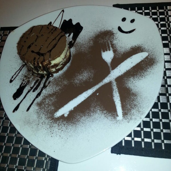 Das Foto wurde bei Pizzaara İtalyan Cafe &amp; Restaurant von Temel K. am 10/28/2013 aufgenommen