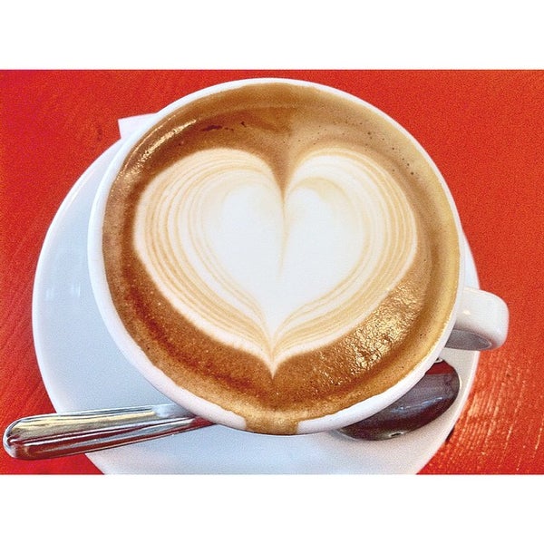 รูปภาพถ่ายที่ Caffè Perù โดย Clio D. เมื่อ 9/19/2014