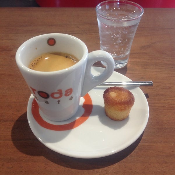 6/3/2014 tarihinde Manuella N.ziyaretçi tarafından Roda Café'de çekilen fotoğraf