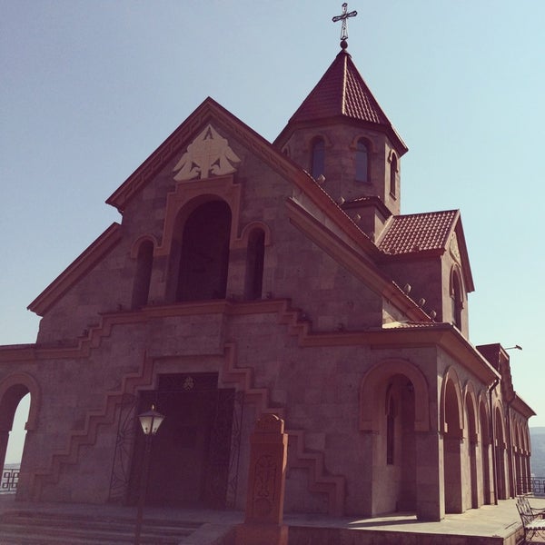 Армянская апостольская церковь отличия