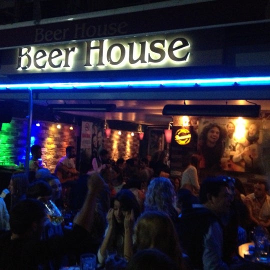 Foto tomada en Beer House  por abdullah el 10/28/2012