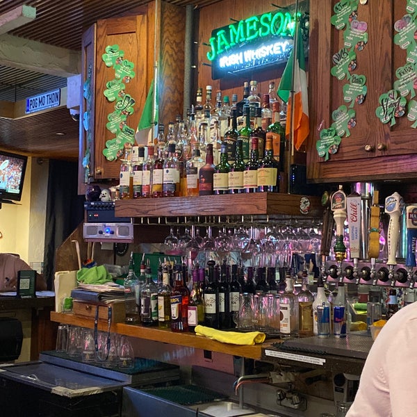 Kelley O'Neil's Waikiki 311 Lewers St