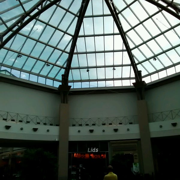 Sport Chek Sevenoaks Shopping Centre Abbotsford, BC'da fotoğraflar