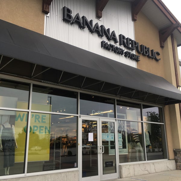 Banana Republic Factory Store Clothing Store in New Westminster