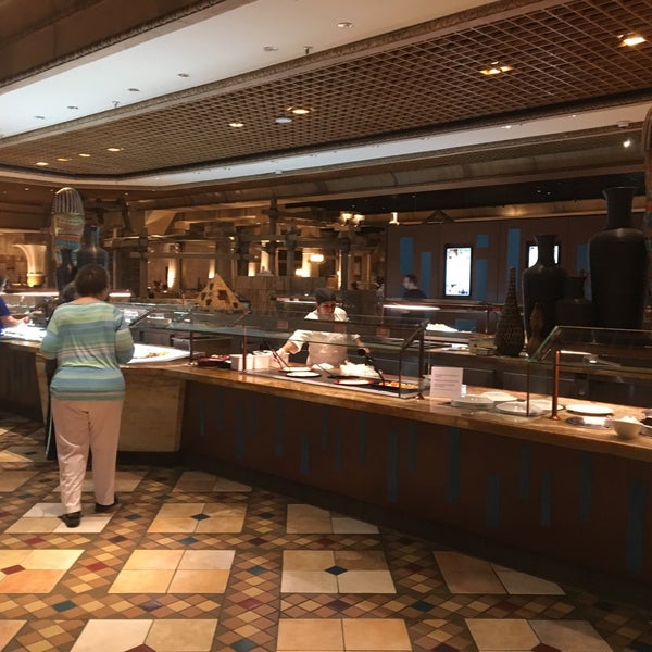 Photo taken at The Buffet at Luxor by Ryan W. on 3/12/2018
