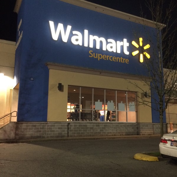 Photo taken at Walmart Supercentre by Ryan W. on 1/14/2019