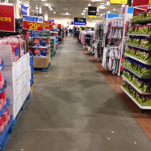 Photo taken at Walmart Supercentre by Ryan W. on 2/16/2019