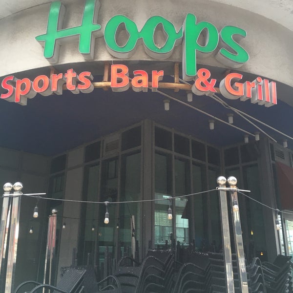 Photo taken at Hoops Sports Bar &amp; Grill- Bremner by Ryan W. on 1/31/2020