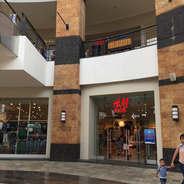 Photos at H M Clothing Store in Morelia