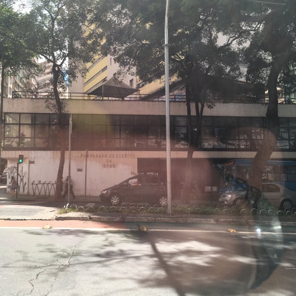 Faculdade de Direito da UFMG - Centro - Av. João Pinheiro, 100