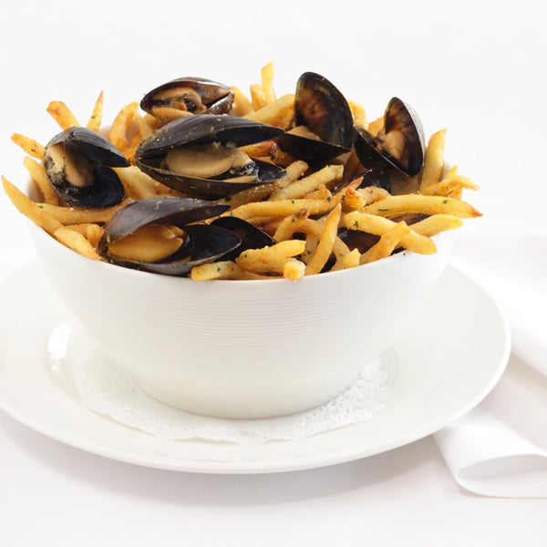 There's a new item on the bar menu:  an old favorite:  Moules-frites!  Classic and satisfying!
