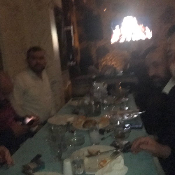 Foto tomada en Aramızda Kalsın Mangal&amp;Restaurant  por özcan E. el 2/3/2018