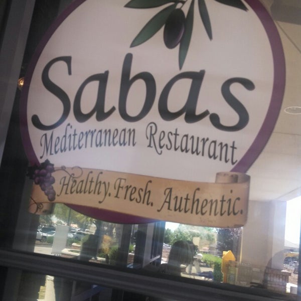 5/10/2013 tarihinde James F.ziyaretçi tarafından Sabas Mediterranean Restaurant'de çekilen fotoğraf