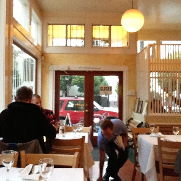 7/21/2013にKyle M.がPauline&#39;s Pizza &amp; Wine Barで撮った写真