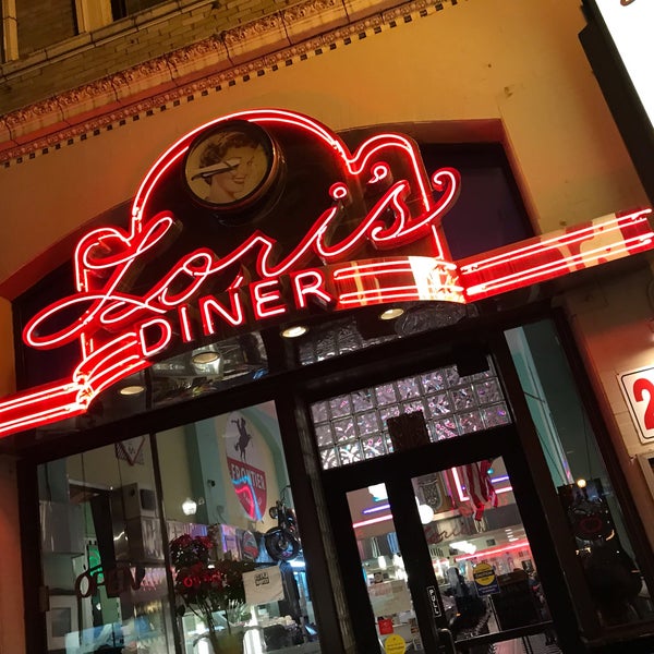 Photo prise au Lori&#39;s Diner par Kyle M. le5/5/2019